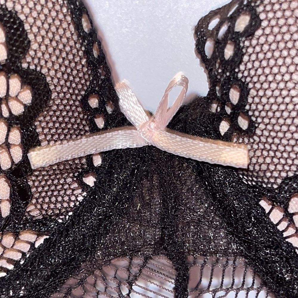 Black Negligee - Picture 5 of 7